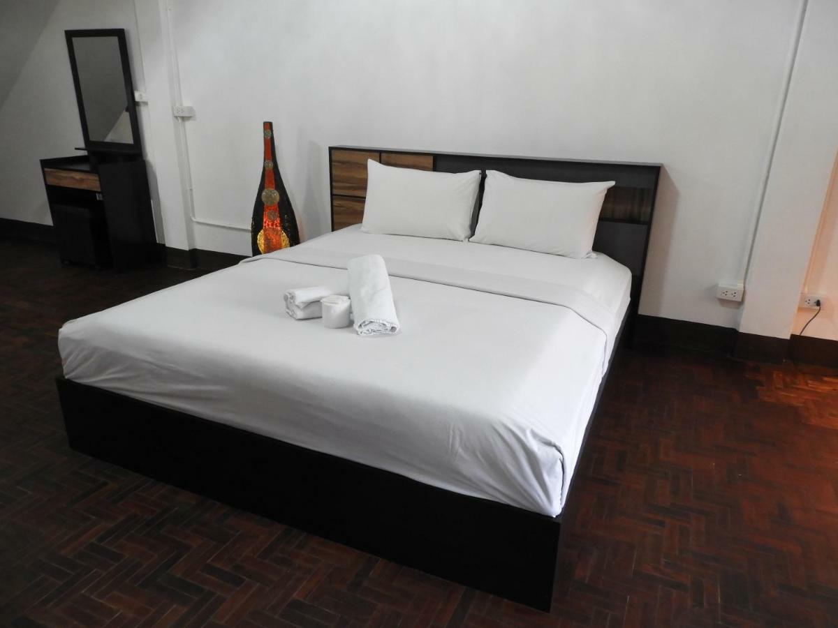 Hotel P'Lyn House Chiang Mai Esterno foto